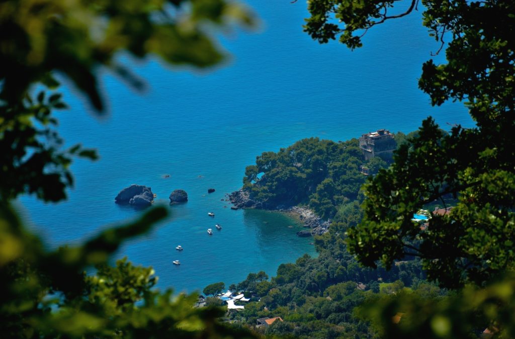 Costa di Maratea e castello del Conte Rivetti